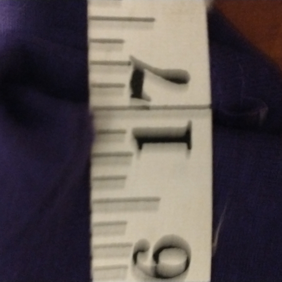 Nike women's size XS short-sleeved Dri-Fit Tee - Picture 6 of 7